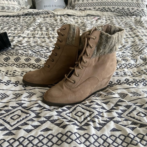 Boots with wedge - Picture 1 of 2